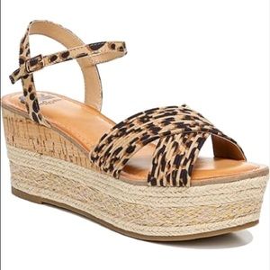 🆕 FERGALICIOUS LEOPARD PRINT WEDGED SANDALS!